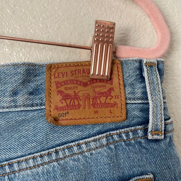 Levis Shorts Womens Size 30 Blue 501 Denim Cotton Cut Off‎ Distressed Grunge - Picture 7 of 11